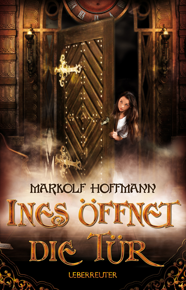 Ines oeffnet die Tuer